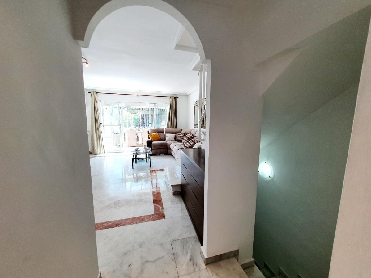 马尔韦利亚Lomas De Cabopino House公寓 外观 照片
